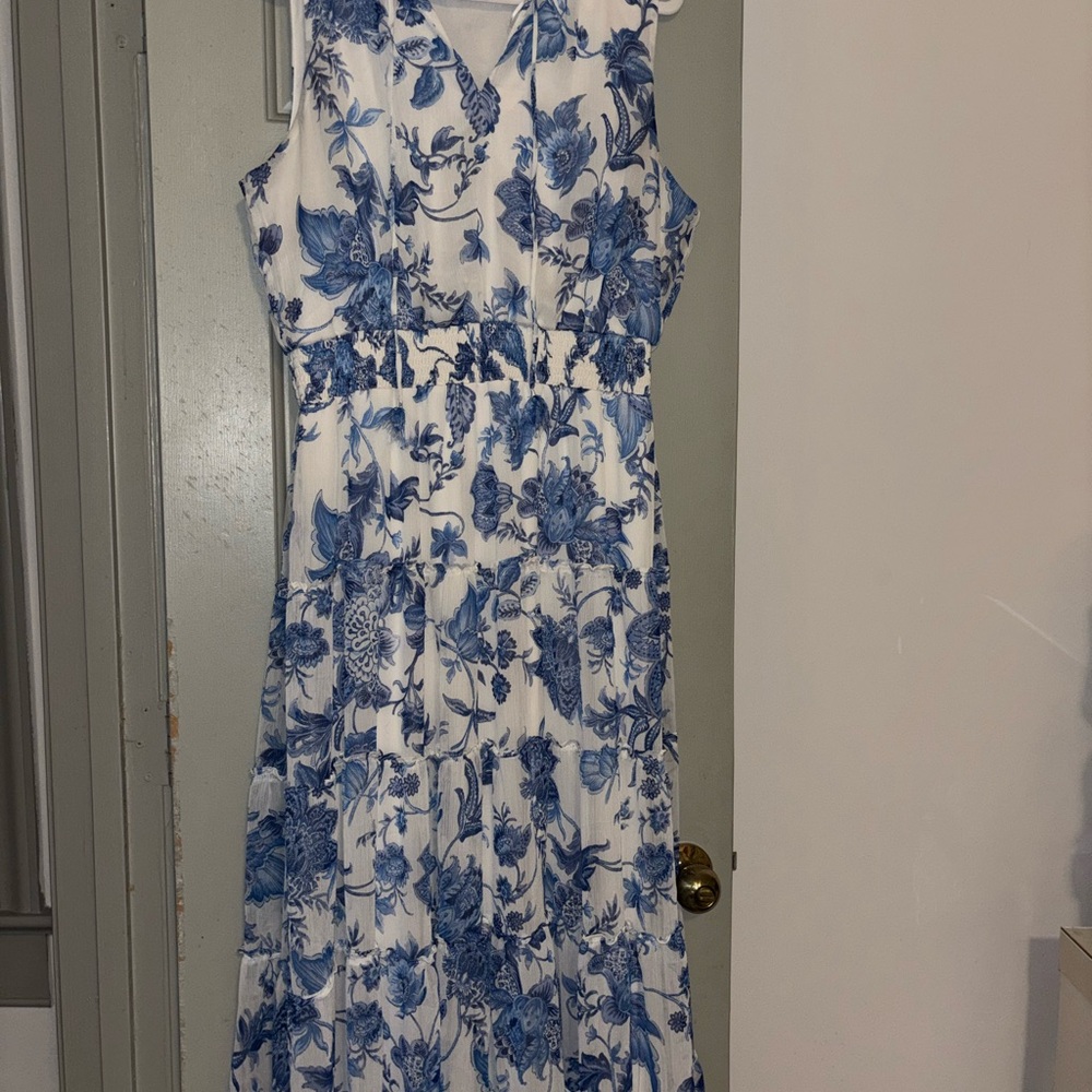 1.STATE Blue Floral V-Neck Blouse